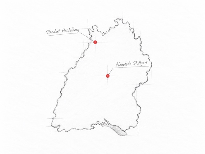Handgezeichnete Karte von Baden-Württemberg mit zwei rot markierten Standorten: Hauptsitz Stuttgart in der Landesmitte und Standort Heidelberg im Nordwesten
